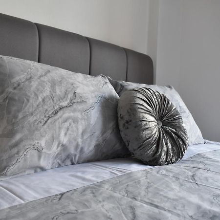 Marias Apartment - In City Centre,Near Beach لارنكا المظهر الخارجي الصورة