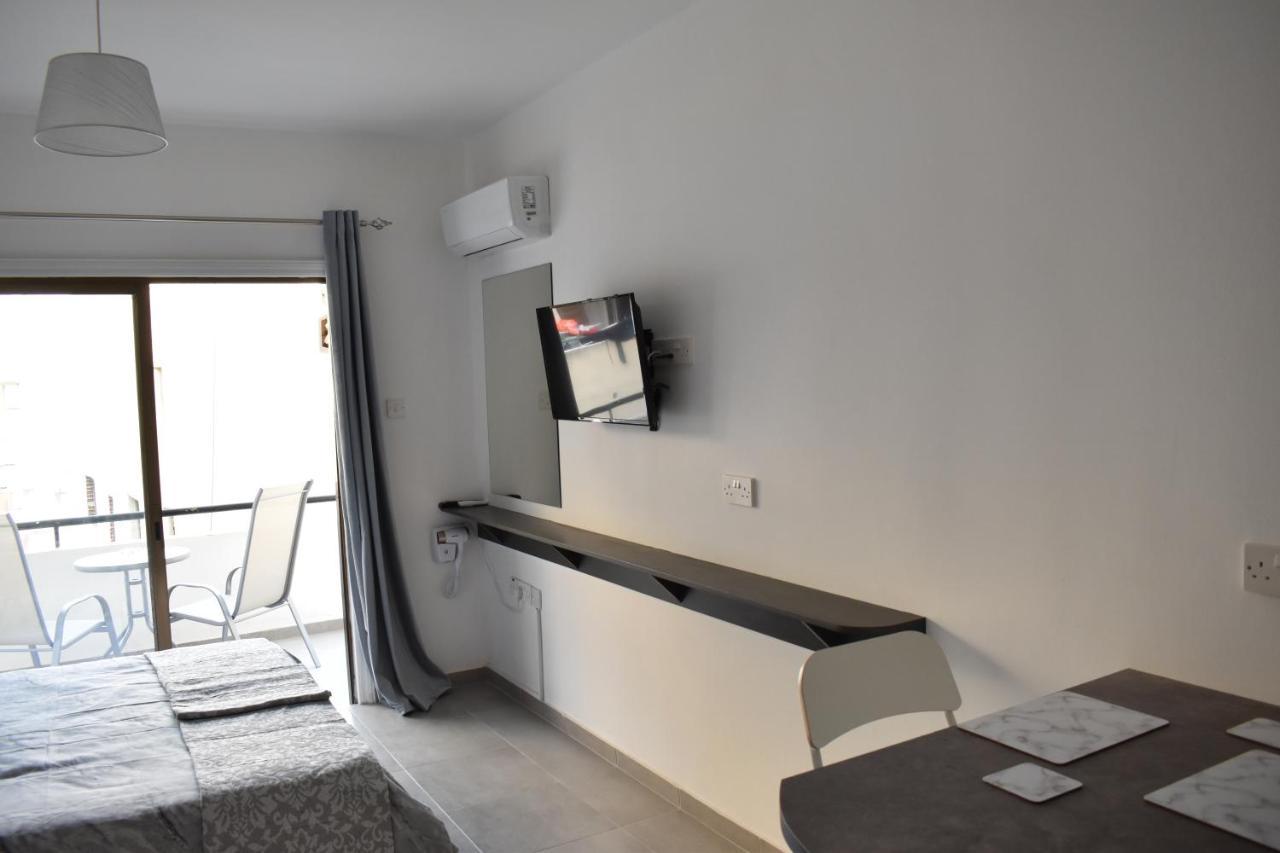 Marias Apartment - In City Centre,Near Beach لارنكا المظهر الخارجي الصورة