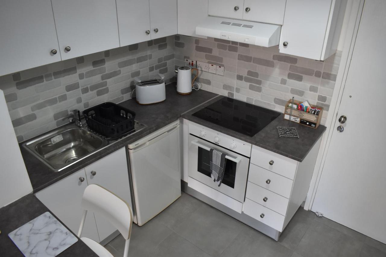 Marias Apartment - In City Centre,Near Beach لارنكا المظهر الخارجي الصورة